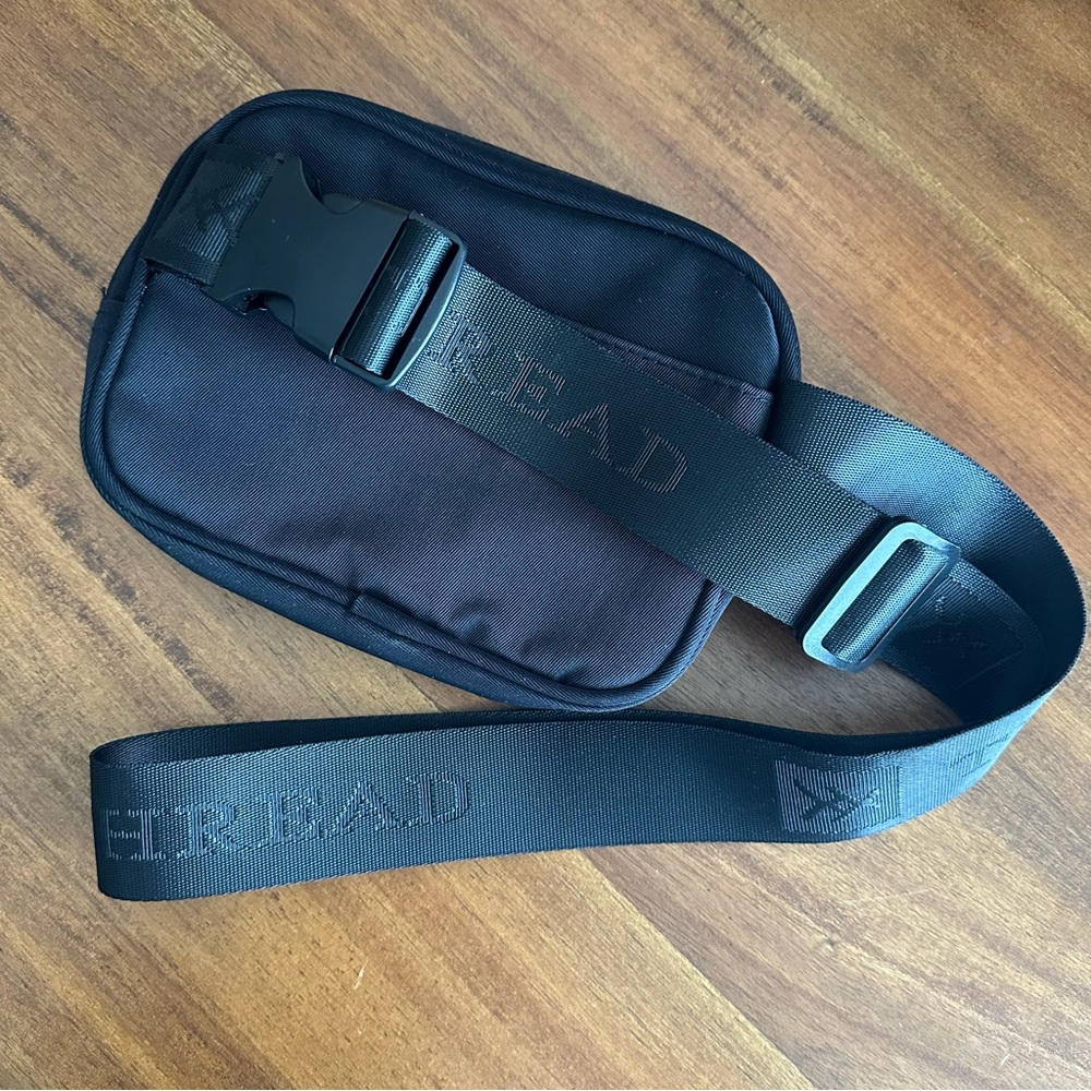 Thread® | Black Belt Bag - Picture 6 of 7
